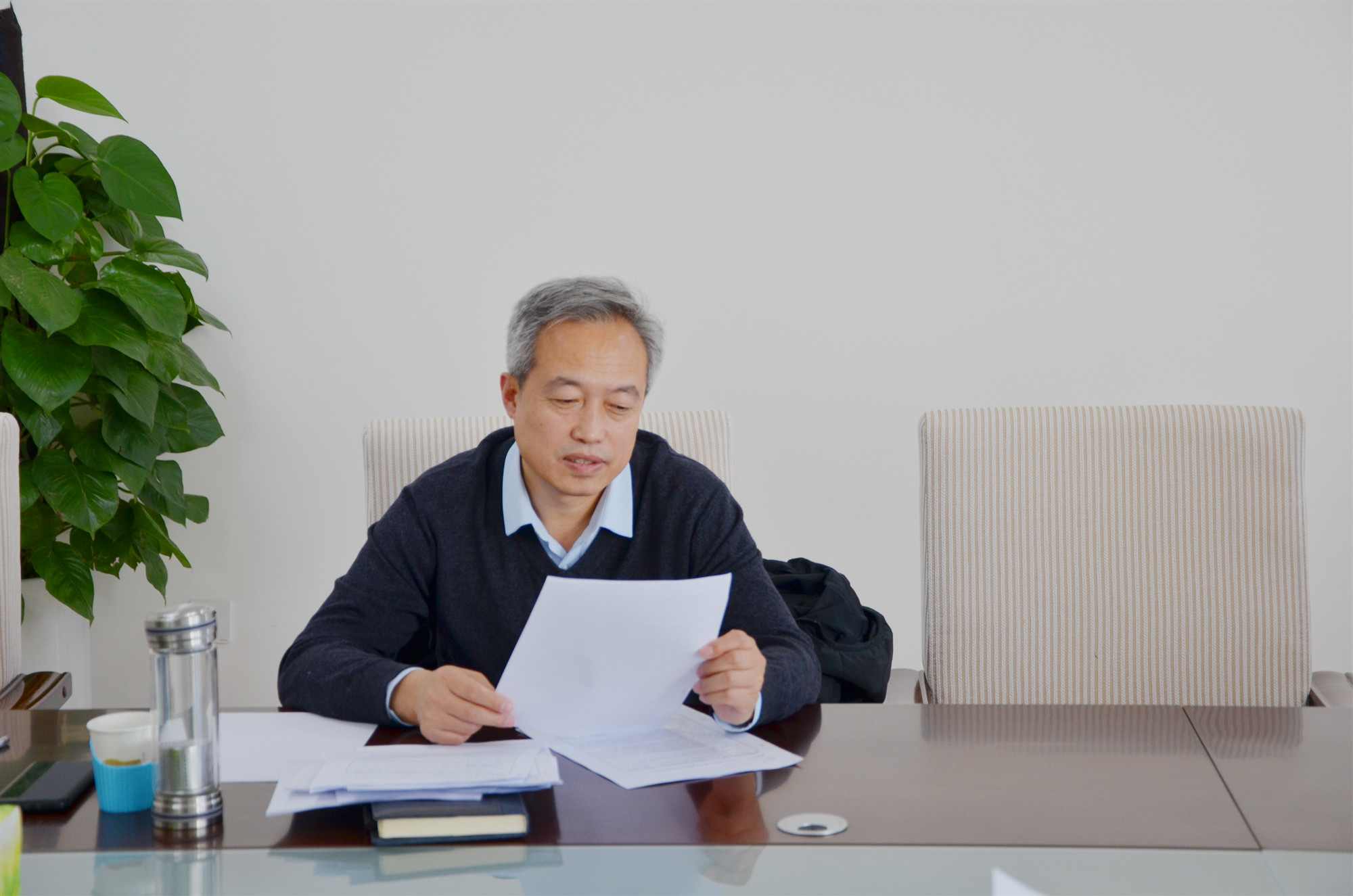 	近日，学院在德润楼11层信雅达会议室，召开了增设河北省教育科学“十四五”规划2021年度专项课题评审论证会。


	会议由科研发展中心主任万雅静主持，学院副院长李朝鹏及各位评审专家参加了评审会。


	会上，万雅静主任首先向大家介绍了省厅文件精神；然后介绍了beat365官方网站该专项课题申报情况，beat365官方网站共9个课题参与申报；接着强调了教科研项目论证评审的具体要求。


	


	学院副院长李朝鹏强调，2021年是实施“十四五”规划开局之年，也是教育系统开拓进取、拼搏奋进，建设高质量教育体系的新起点，